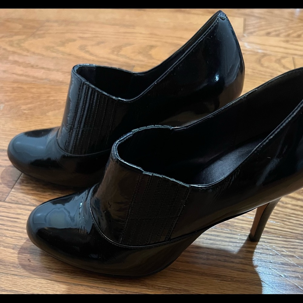 5/$25 Cole Haan Patent Leather Nike Air Booties